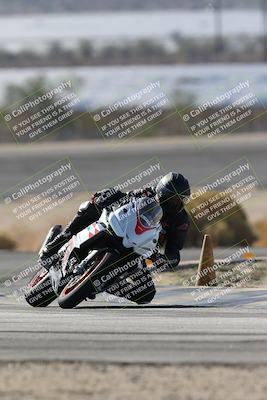 media/Nov-16-2025-Race Pace (Sun) [[8c5fa54630]]/Non Verified Riders (1st 20 Minutes)/1-Turn 14 (10am)/